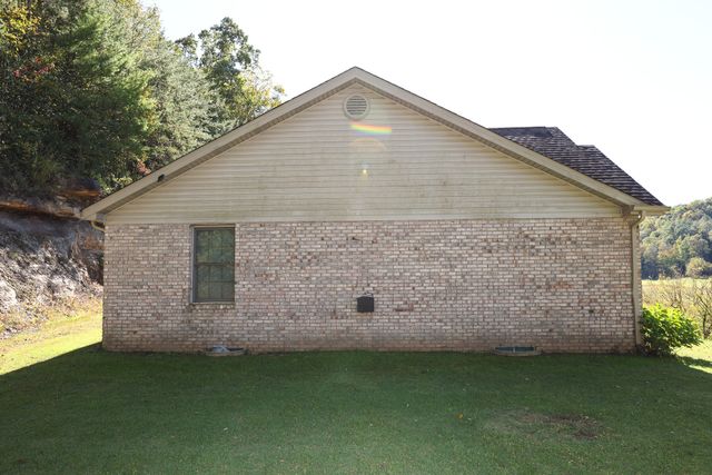 2678 KY - 229, Gray, KY 40734