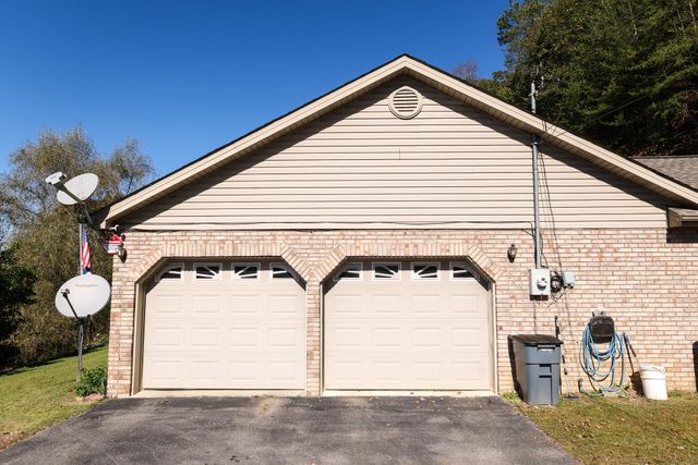 2678 KY - 229, Gray, KY 40734