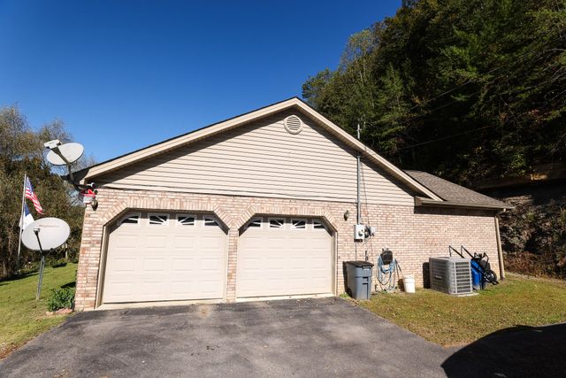 2678 KY - 229, Gray, KY 40734