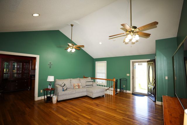 2678 KY - 229, Gray, KY 40734