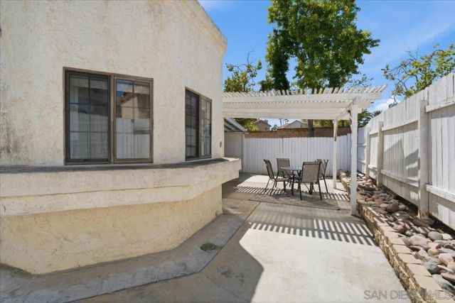 2174 Villa Sonoma Gln, Escondido, CA 92029
