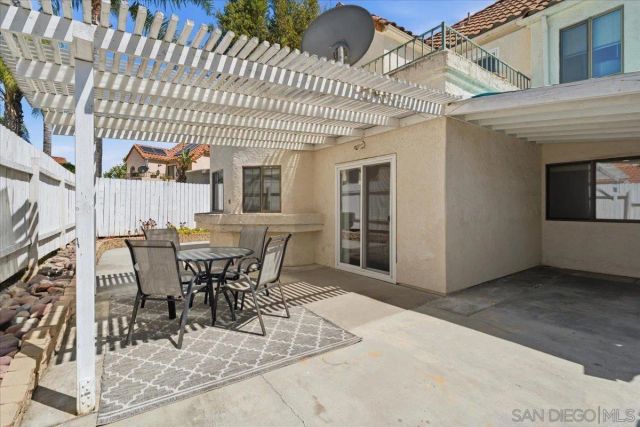 2174 Villa Sonoma Gln, Escondido, CA 92029