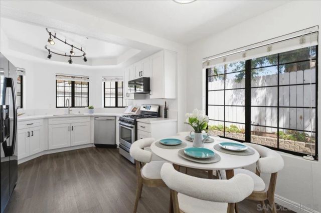 2174 Villa Sonoma Gln, Escondido, CA 92029