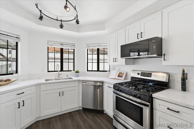 2174 Villa Sonoma Gln, Escondido, CA 92029