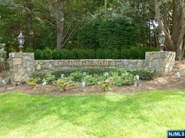 2002 Hawthorne Lane, Mahwah, NJ 07430
