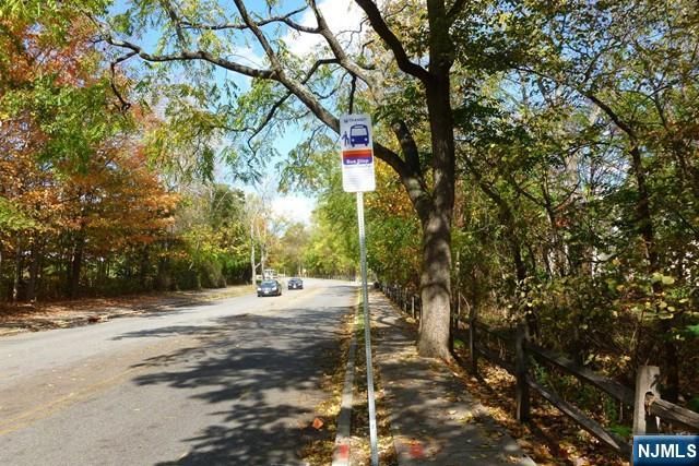 2002 Hawthorne Lane, Mahwah, NJ 07430