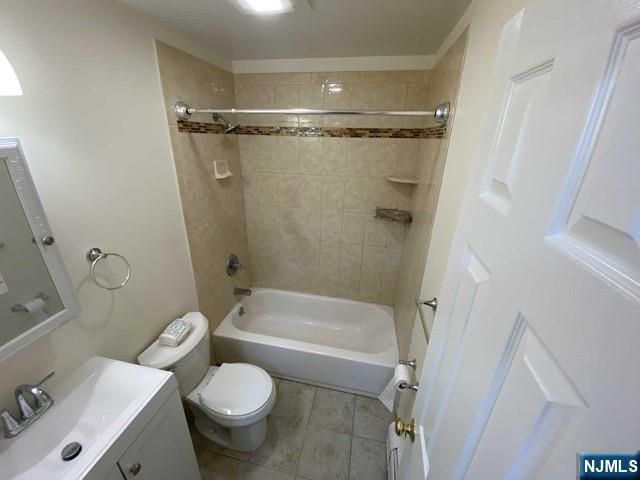2002 Hawthorne Lane, Mahwah, NJ 07430