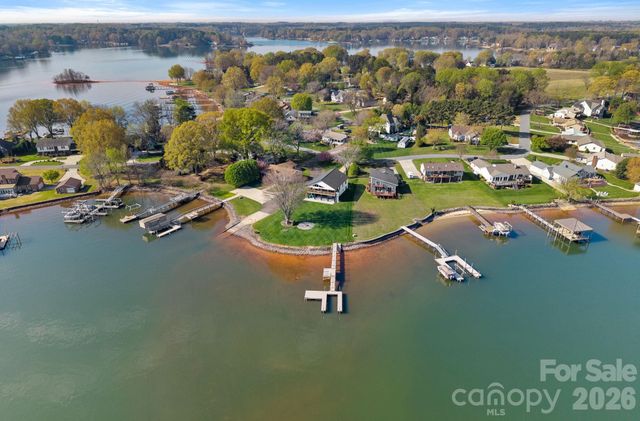 8182 Mountain Shore Drive, Sherrills Ford, NC 28673
