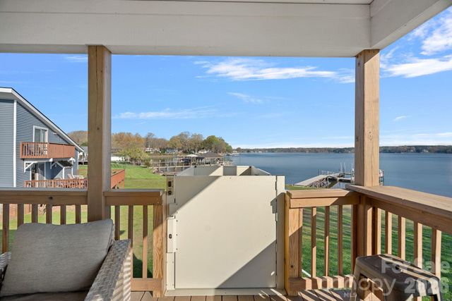 8182 Mountain Shore Drive, Sherrills Ford, NC 28673