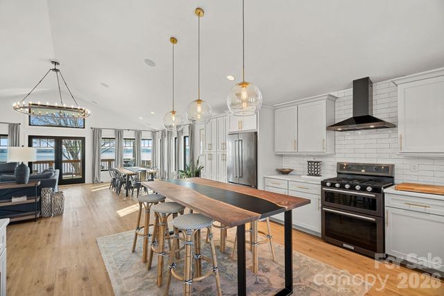 8182 Mountain Shore Drive, Sherrills Ford, NC 28673
