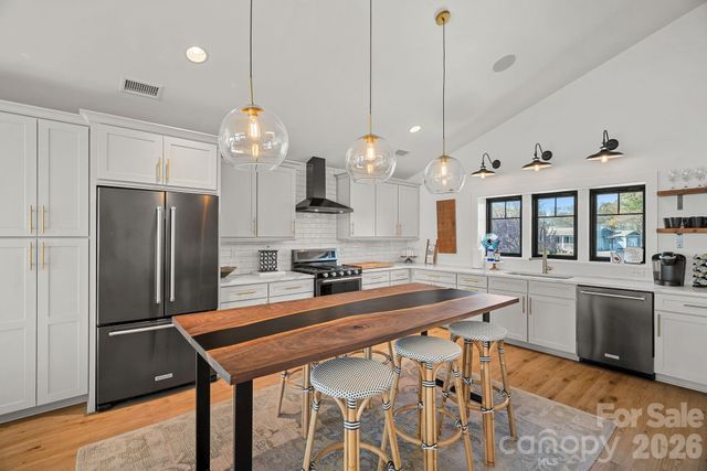 8182 Mountain Shore Drive, Sherrills Ford, NC 28673