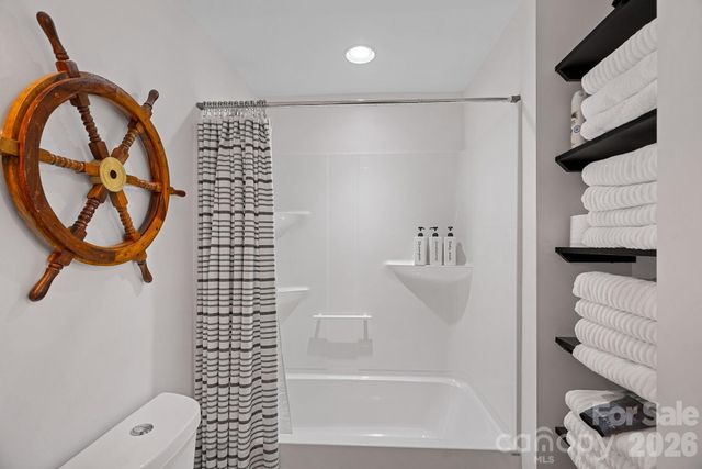 8182 Mountain Shore Drive, Sherrills Ford, NC 28673