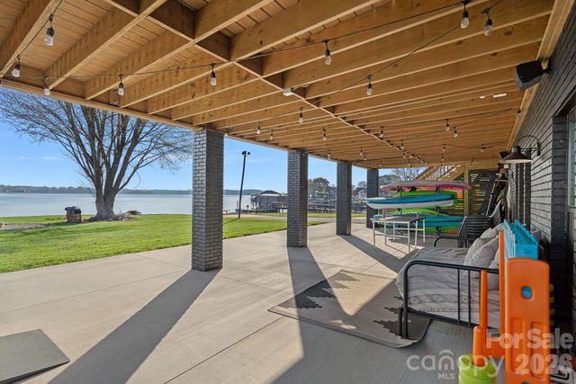 8182 Mountain Shore Drive, Sherrills Ford, NC 28673