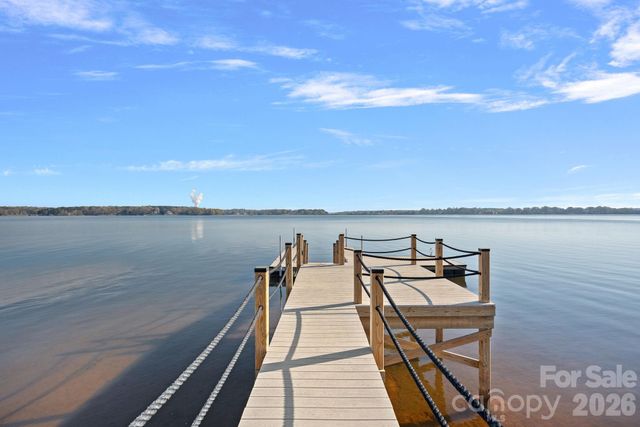 8182 Mountain Shore Drive, Sherrills Ford, NC 28673
