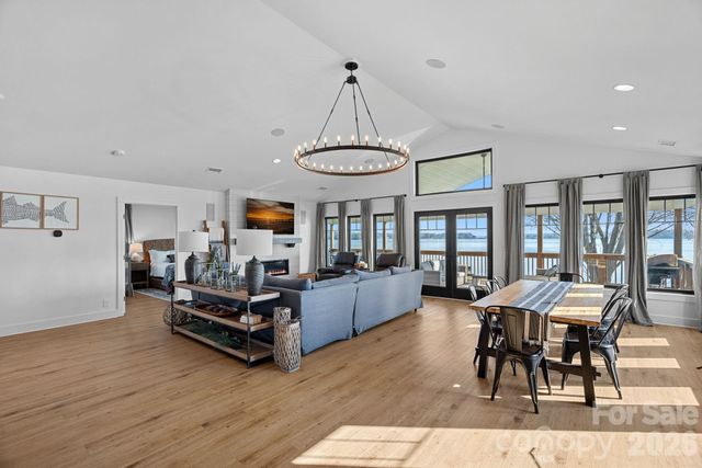 8182 Mountain Shore Drive, Sherrills Ford, NC 28673