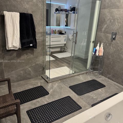 2000 S Bayshore Dr 46, Miami, FL 33133