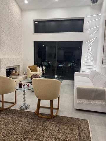 2000 S Bayshore Dr 46, Miami, FL 33133