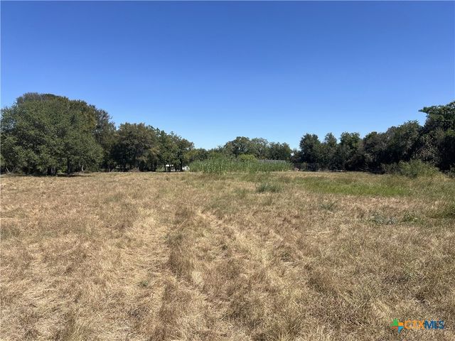415 N Hickory Avenue, New Braunfels, TX 78130