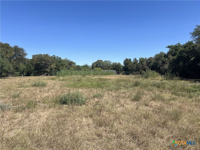 415 N Hickory Avenue, New Braunfels, TX 78130