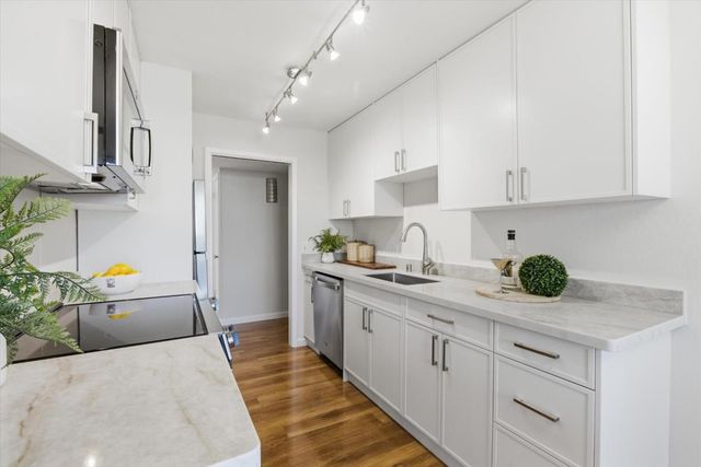 255 S Rengstorff Avenue 7, Mountain View, CA 94040