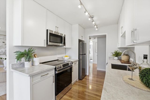 255 S Rengstorff Avenue 7, Mountain View, CA 94040