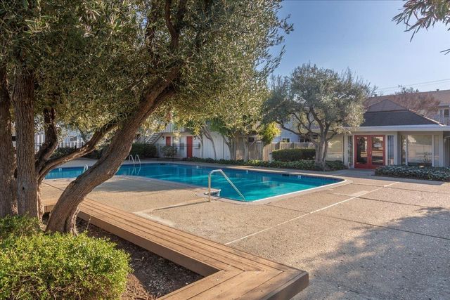 255 S Rengstorff Avenue 7, Mountain View, CA 94040