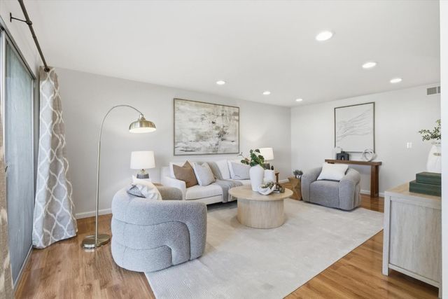 255 S Rengstorff Avenue 7, Mountain View, CA 94040