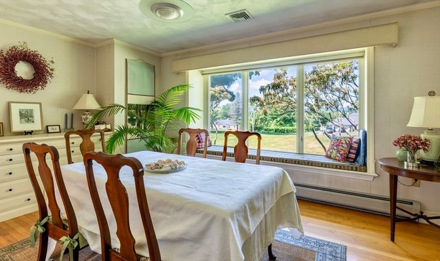 1196 Florence Rd, Northampton, MA 01062