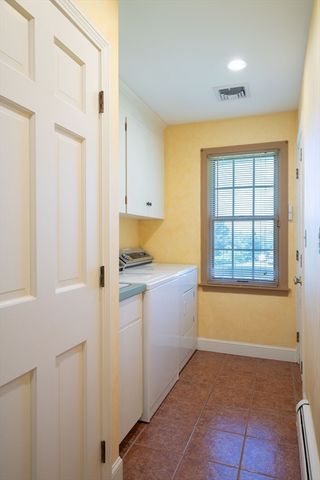 1196 Florence Rd, Northampton, MA 01062