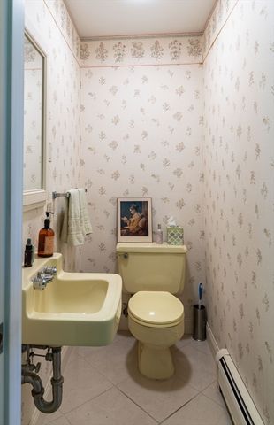 1196 Florence Rd, Northampton, MA 01062