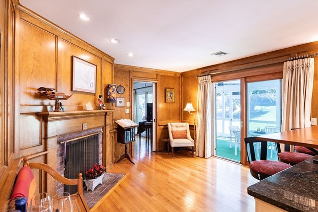 1196 Florence Rd, Northampton, MA 01062