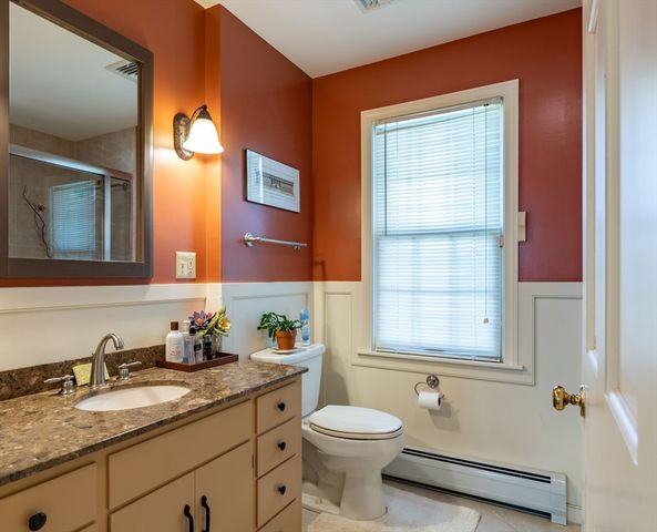 1196 Florence Rd, Northampton, MA 01062