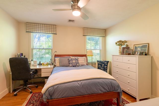 1196 Florence Rd, Northampton, MA 01062