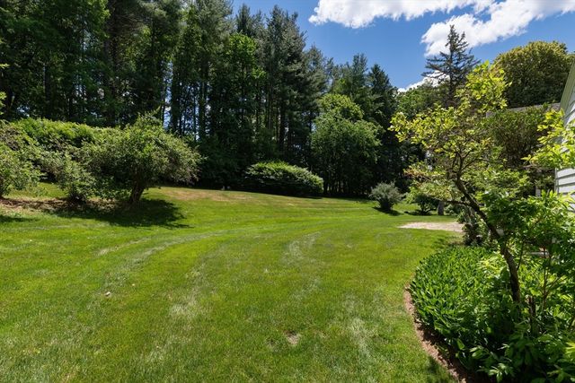 1196 Florence Rd, Northampton, MA 01062