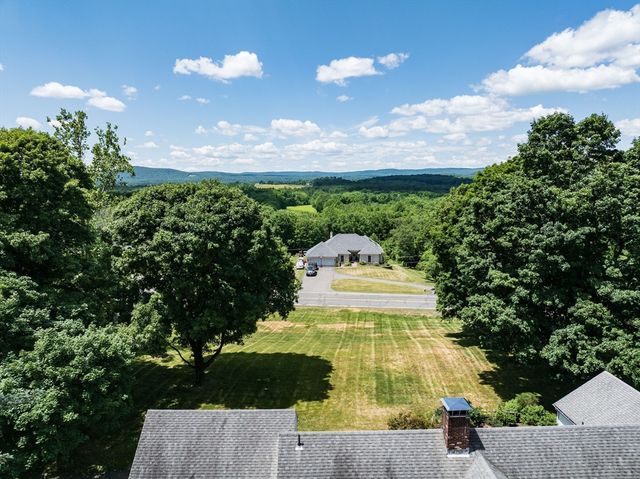 1196 Florence Rd, Northampton, MA 01062