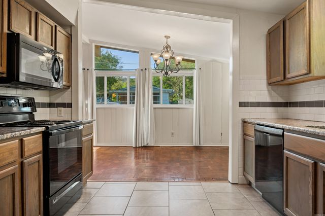 231 Burroughs Street, Hot Springs, AR 71913