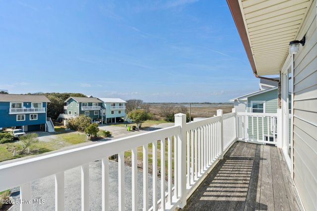 218 Oyster Lane, N Topsail Beach, NC 28460