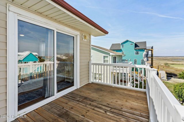 218 Oyster Lane, N Topsail Beach, NC 28460