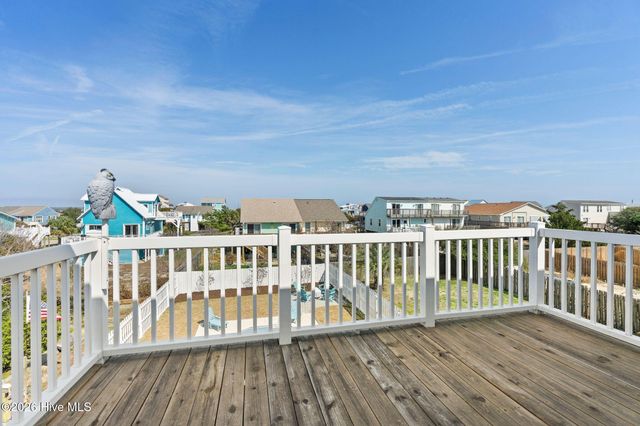 218 Oyster Lane, N Topsail Beach, NC 28460