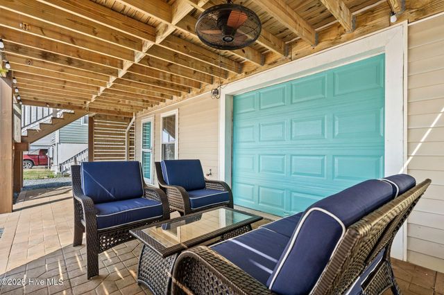 218 Oyster Lane, N Topsail Beach, NC 28460