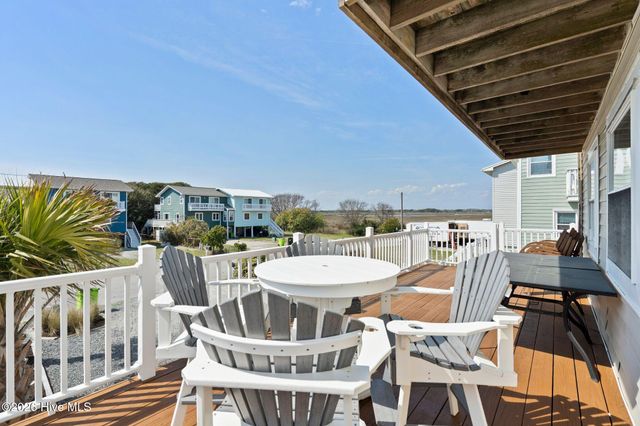 218 Oyster Lane, N Topsail Beach, NC 28460