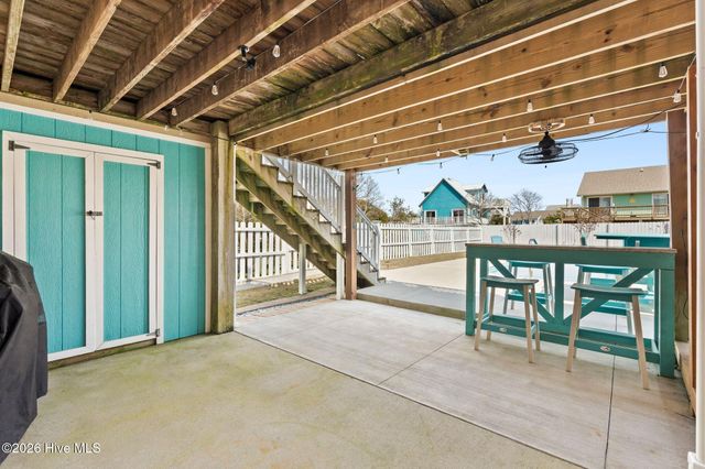 218 Oyster Lane, N Topsail Beach, NC 28460