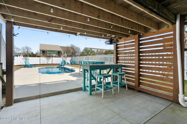 218 Oyster Lane, N Topsail Beach, NC 28460