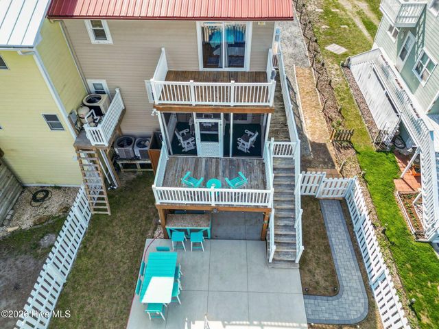 218 Oyster Lane, N Topsail Beach, NC 28460