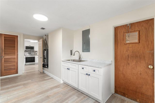 405 OAKHURST STREET, Altamonte Springs, FL 32701