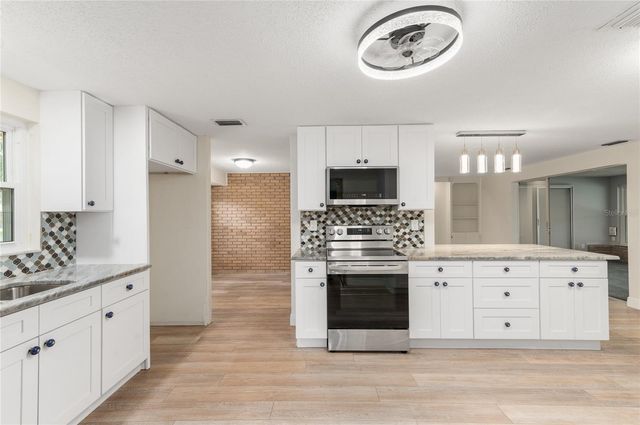 405 OAKHURST STREET, Altamonte Springs, FL 32701