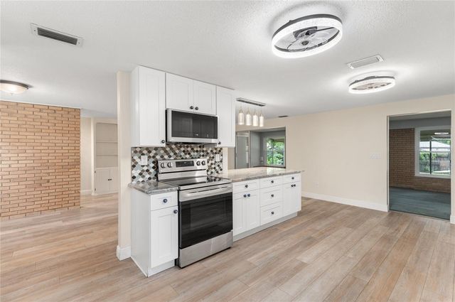 405 OAKHURST STREET, Altamonte Springs, FL 32701