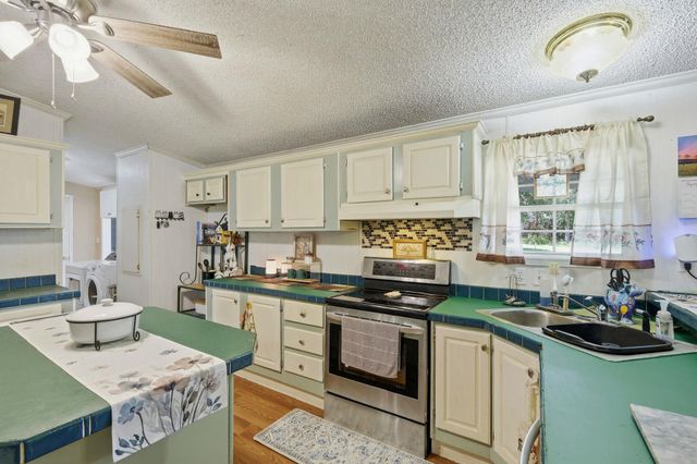 200 Autumn Ridge DR, Liberty Hill, TX 78642