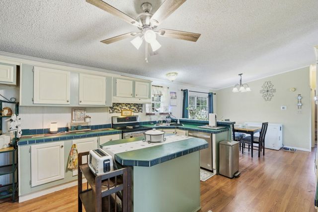 200 Autumn Ridge DR, Liberty Hill, TX 78642