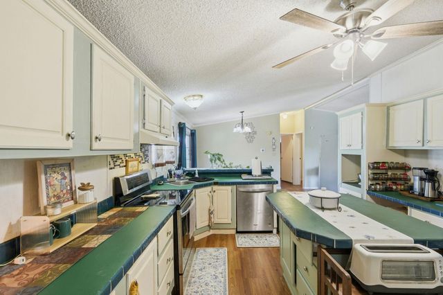 200 Autumn Ridge DR, Liberty Hill, TX 78642